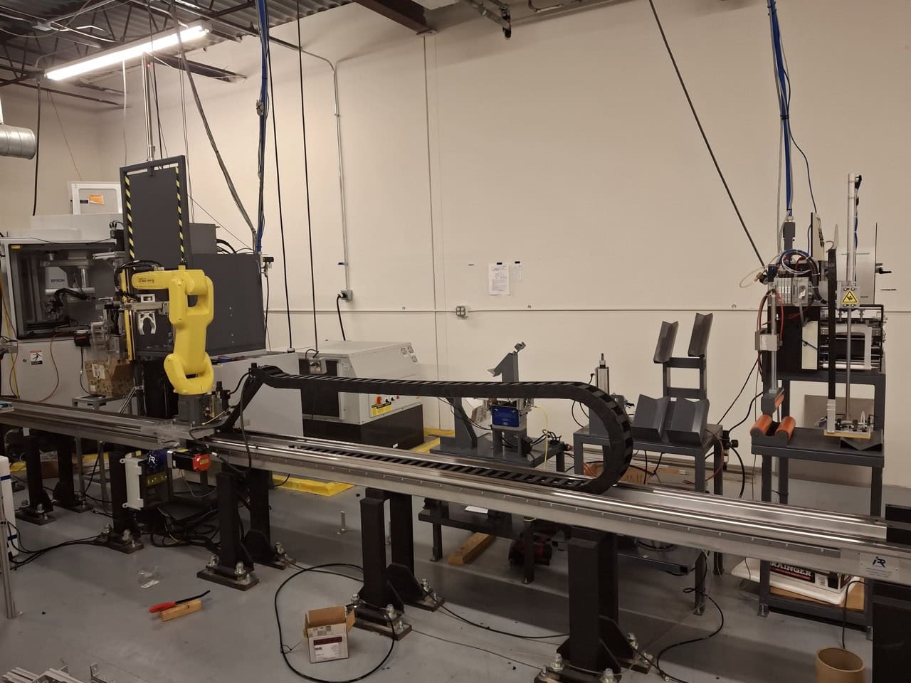 FANUC LR Mate 200iD 7L, 2019 - 7th Axis Ready