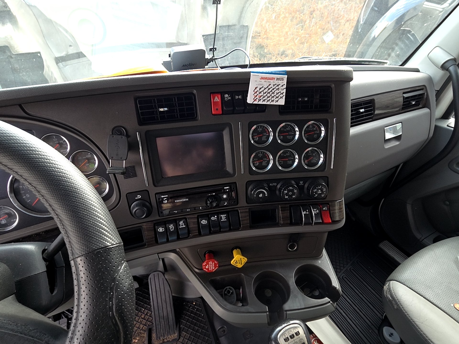 Kenworth T680 Sleeper Truck, 2016 - Paccar MX-13, Eaton Auto - Image 24