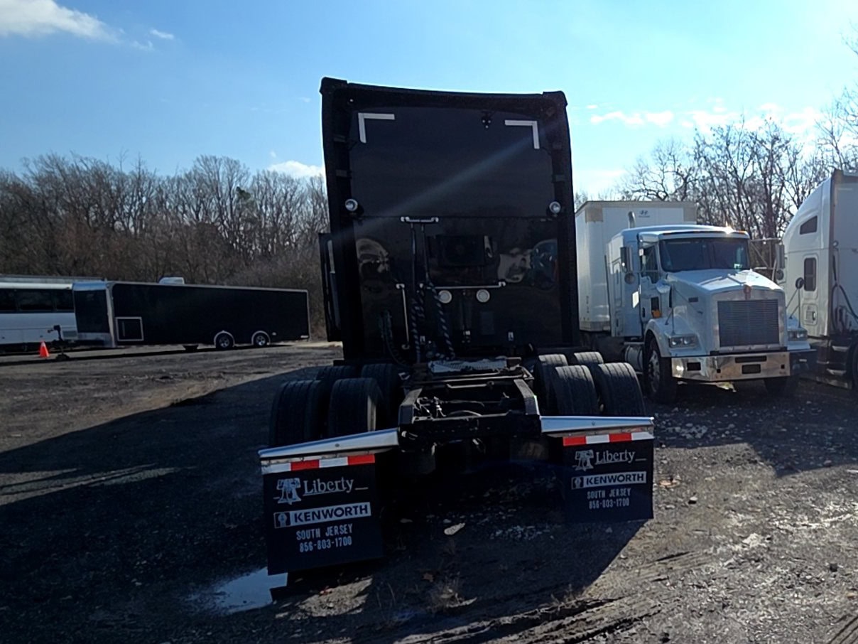 Kenworth T680 Sleeper Truck, 2020 - Paccar MX-13, Eaton Auto - Image 4