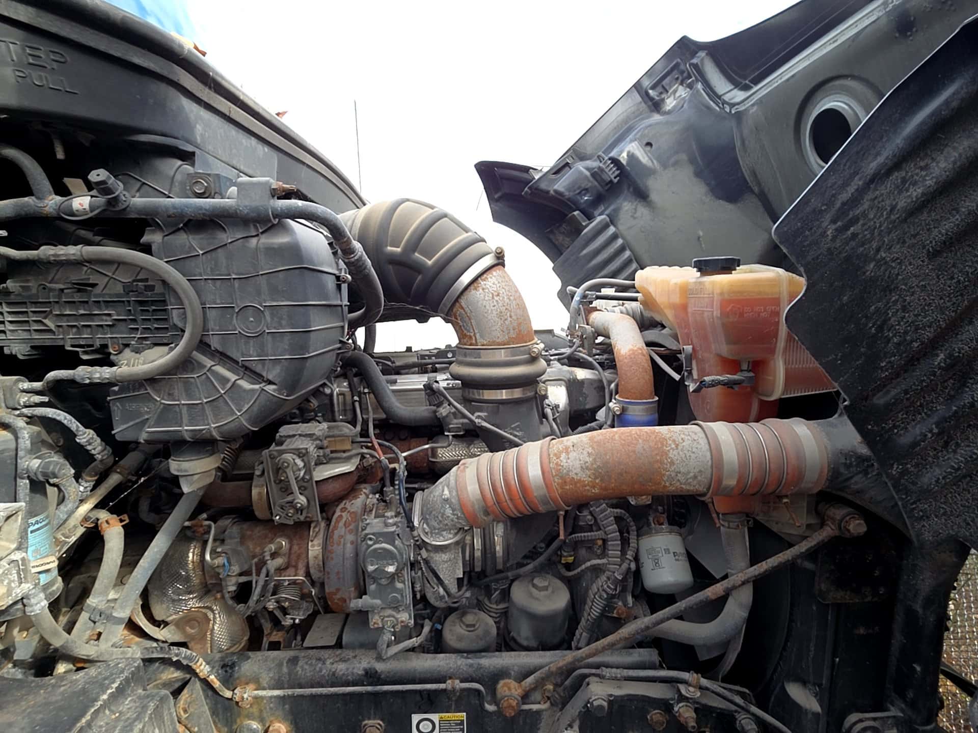 Kenworth T680 Sleeper Truck, 2015 - PACCAR MX-13, Automated Transmission, 76" Sleeper - Image 10