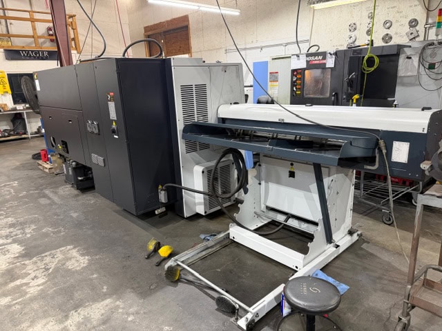 Doosan Puma 240C CNC Lathe, 2013 - LNS Barfeed, Royal Collet Chuck, LNS Chip Conveyor - Image 7