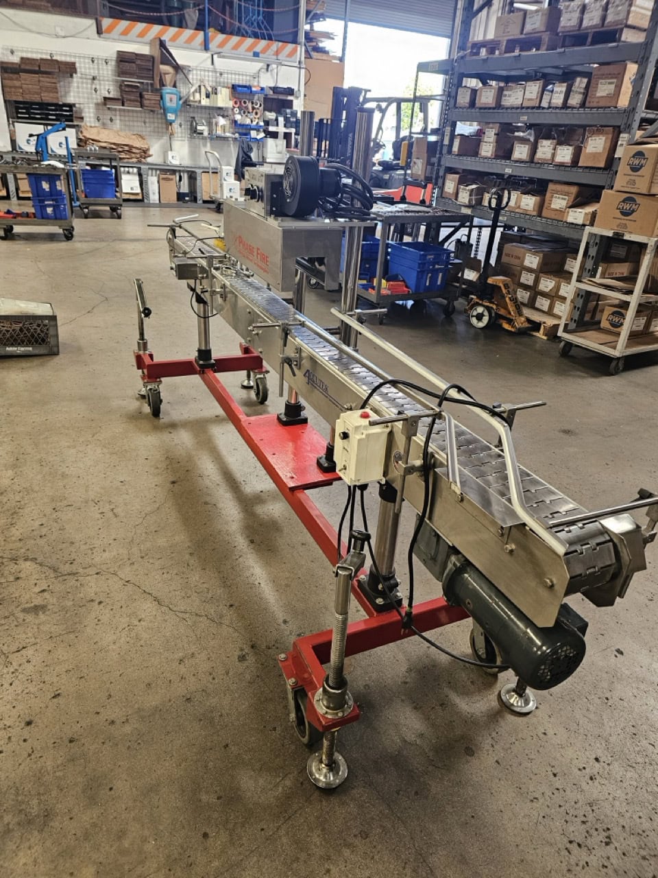 Accutek Bottling Line with Chadam Consultants 2 Head Gravity Filler, Accutek SA-1 Automatic Chuck Capper, Accutek APS106 Labelette Labeler, Everfilt Oil Filtration System, IBC Tanks - Image 9