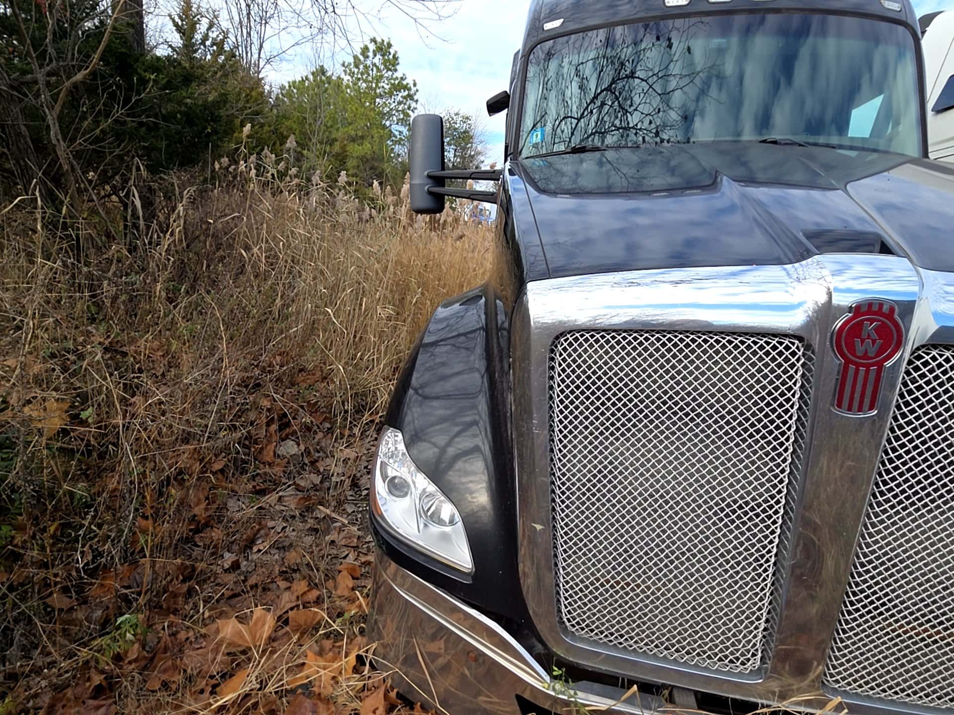 Kenworth T680 Sleeper Truck, 2015 - PACCAR MX-13, Automated Transmission, 76" Sleeper - Image 17