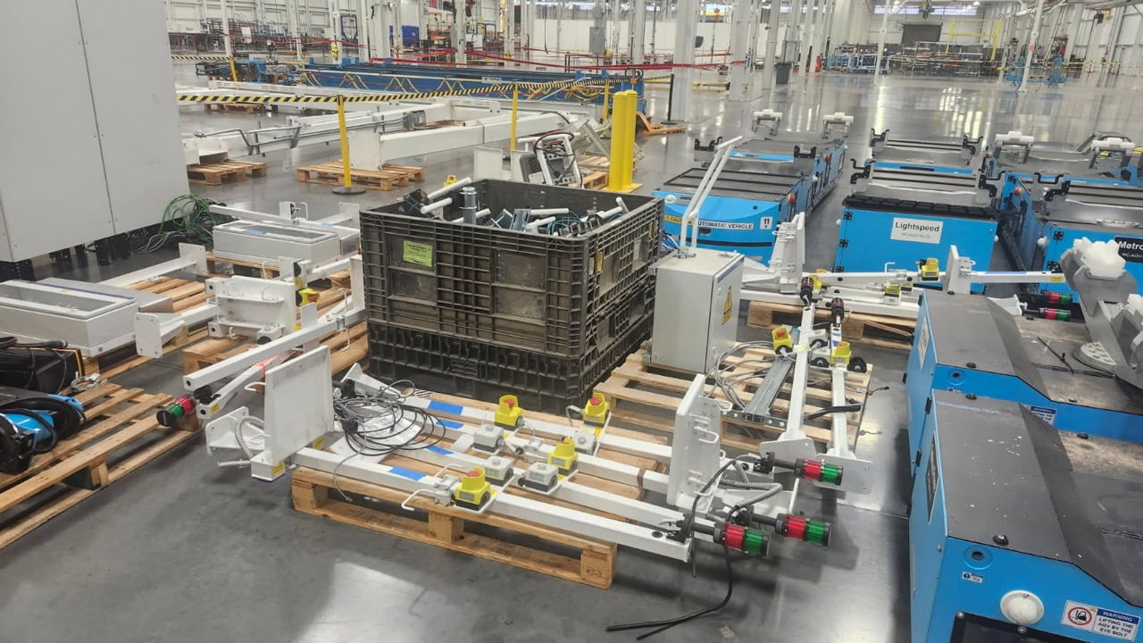 (16) Selettra TR8T Automated Guided Vehicle Systems; 2021 - Industrial AGV for Material Handling - Available Separate - Image 11