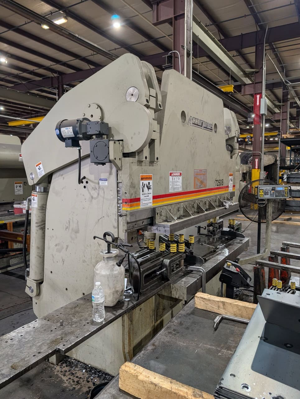 250 Ton x 8' Accupress 72508 CNC Press Brake, 2023 - ETS Control - Image 6