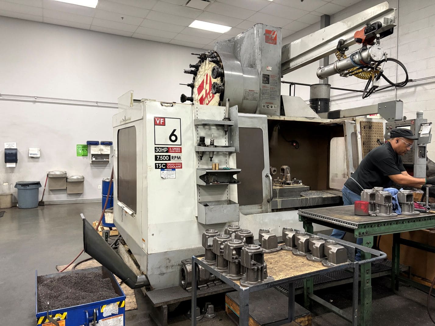 Haas VF-6/50 VMC, 2006- Thru Spindle Coolant, Chip Auger, Wired for Probes