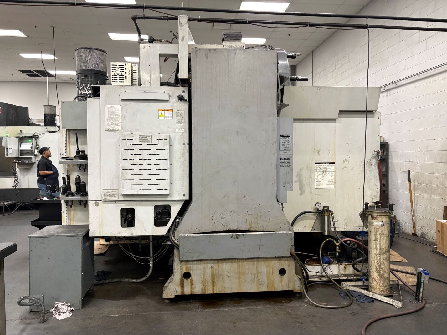Haas VF-6/50 VMC, 2005 - Thru Spindle Coolant, Chip Auger, Wired for Probes - Image 5