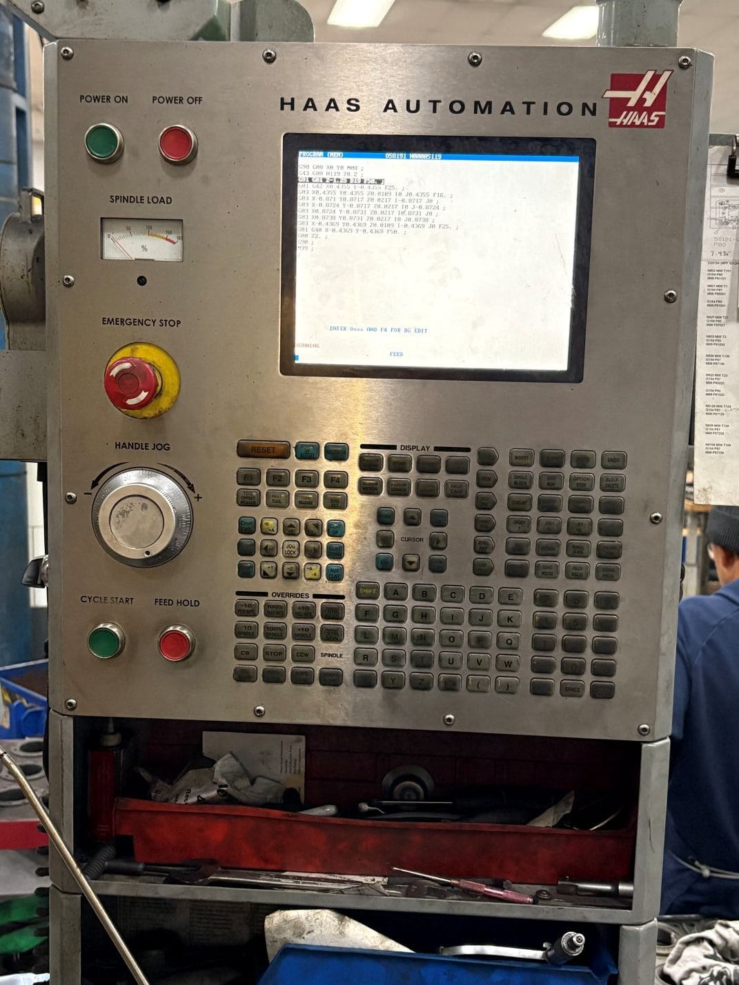 Haas VF-6/50 VMC, 2005 - Thru Spindle Coolant, Chip Auger, Wired for Probes - Image 8