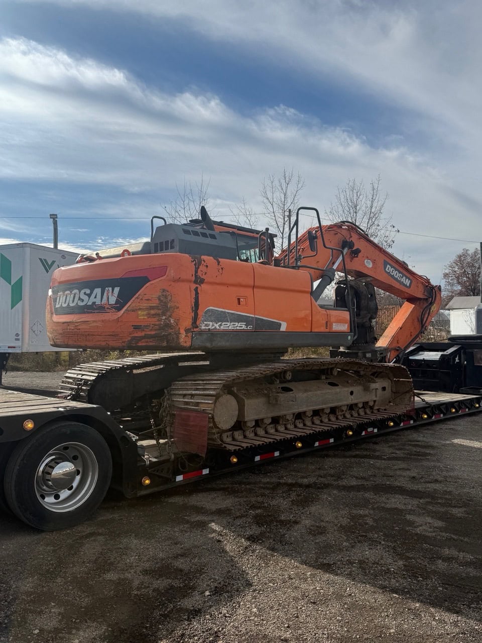 Doosan DX225LC-5 Hydraulic Excavator, 2018 - Hydraulic Thumb, Long Undercarriage, Rotobec RPA3045R43 Grapple - Image 3