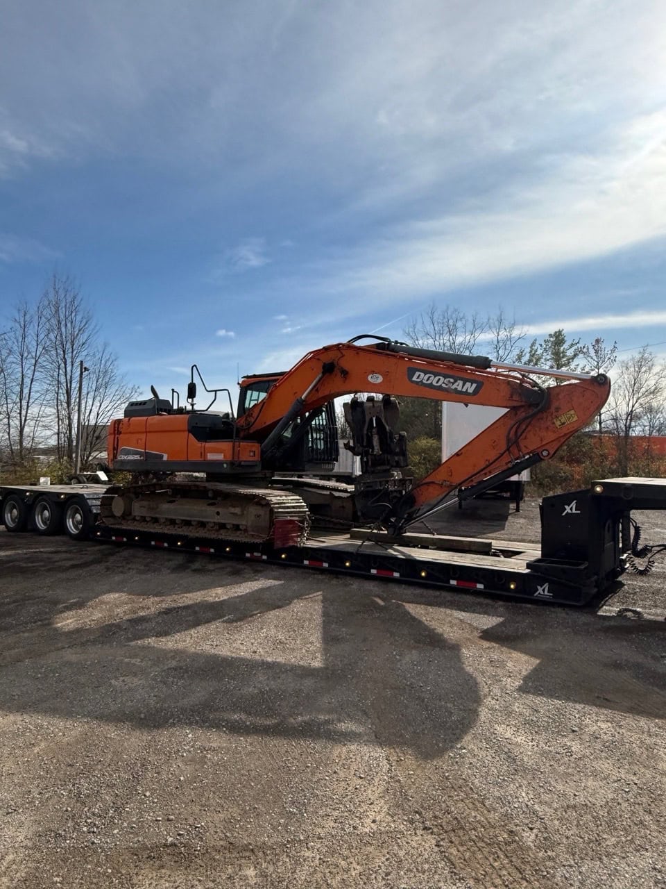 Doosan DX225LC-5 Hydraulic Excavator, 2018 - Hydraulic Thumb, Long Undercarriage, Rotobec RPA3045R43 Grapple - Image 4