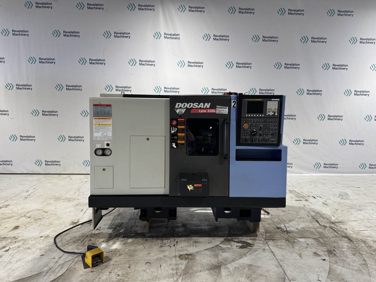Doosan Lynx 220LC CNC Turning Center Lathe, 2013 - Chip Conveyor