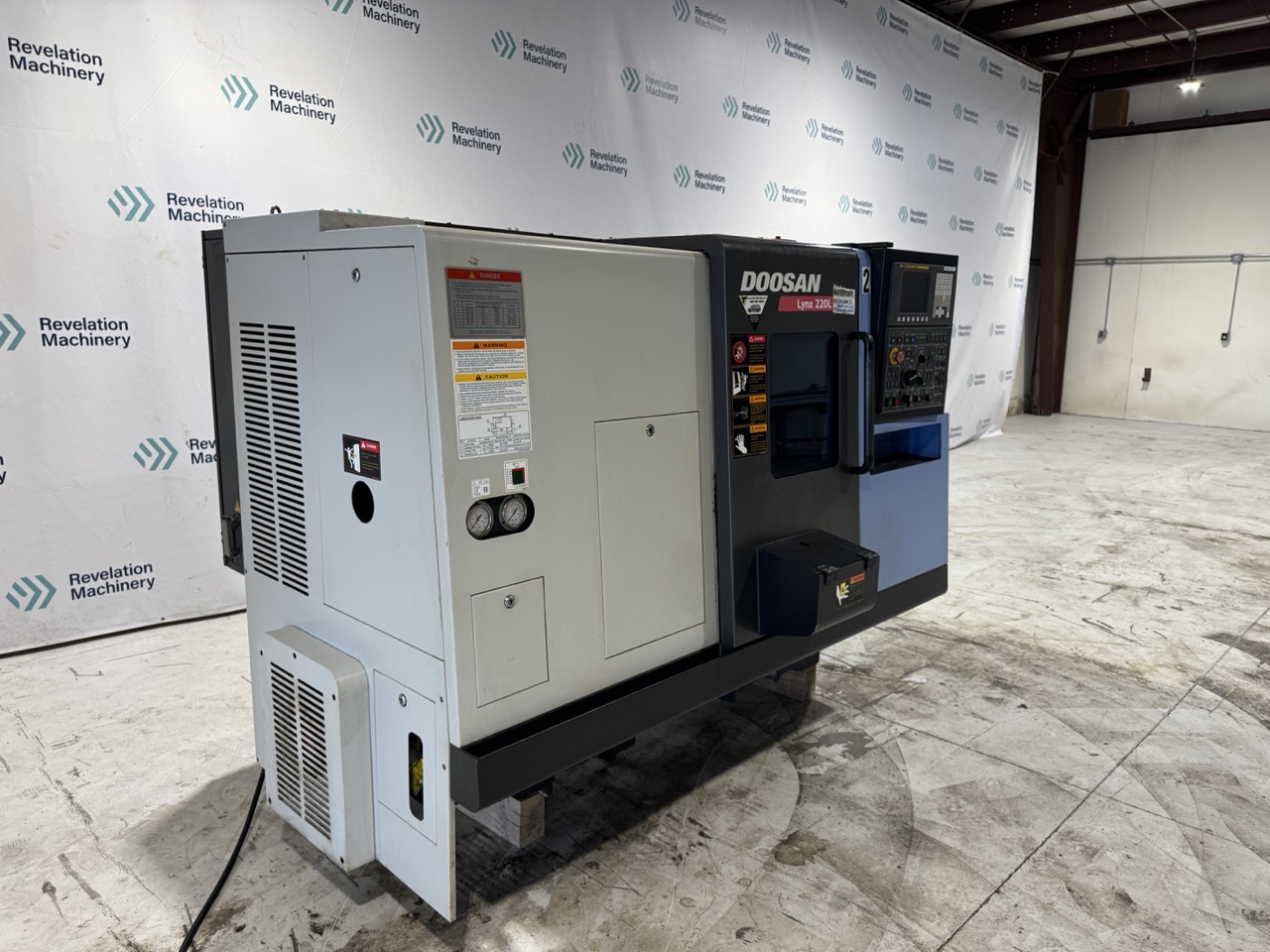 Doosan Lynx 220LC CNC Turning Center Lathe, 2013 - Chip Conveyor - Image 11