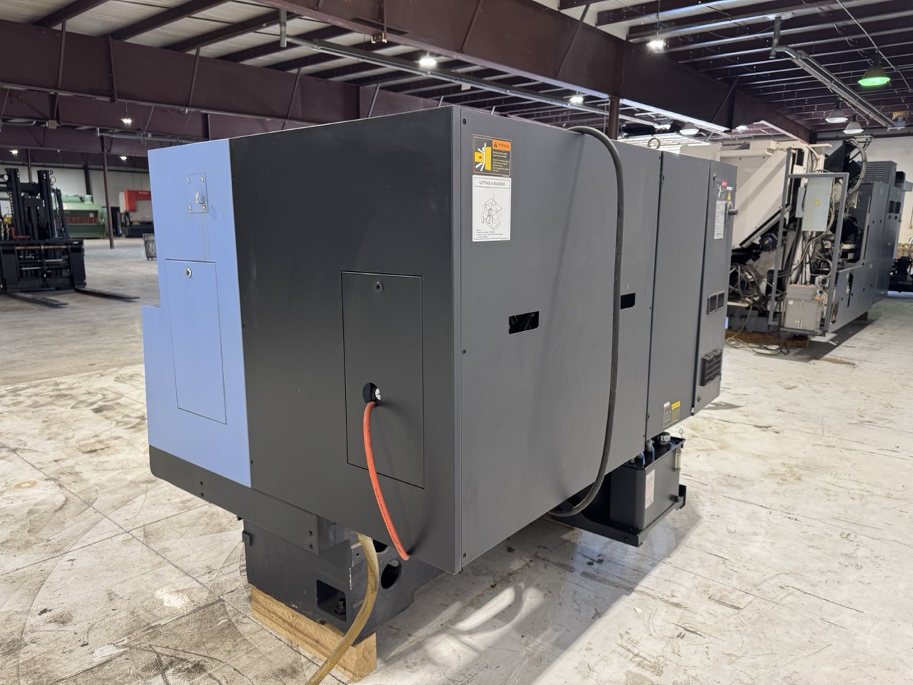 Doosan Lynx 220LC CNC Turning Center Lathe, 2013 - Chip Conveyor - Image 14