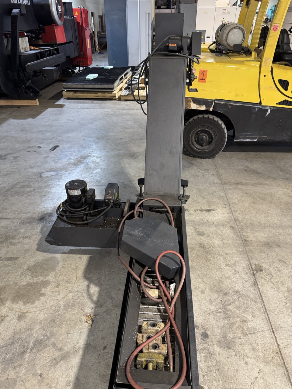 Doosan Lynx 220LC CNC Turning Center Lathe, 2013 - Chip Conveyor - Image 15