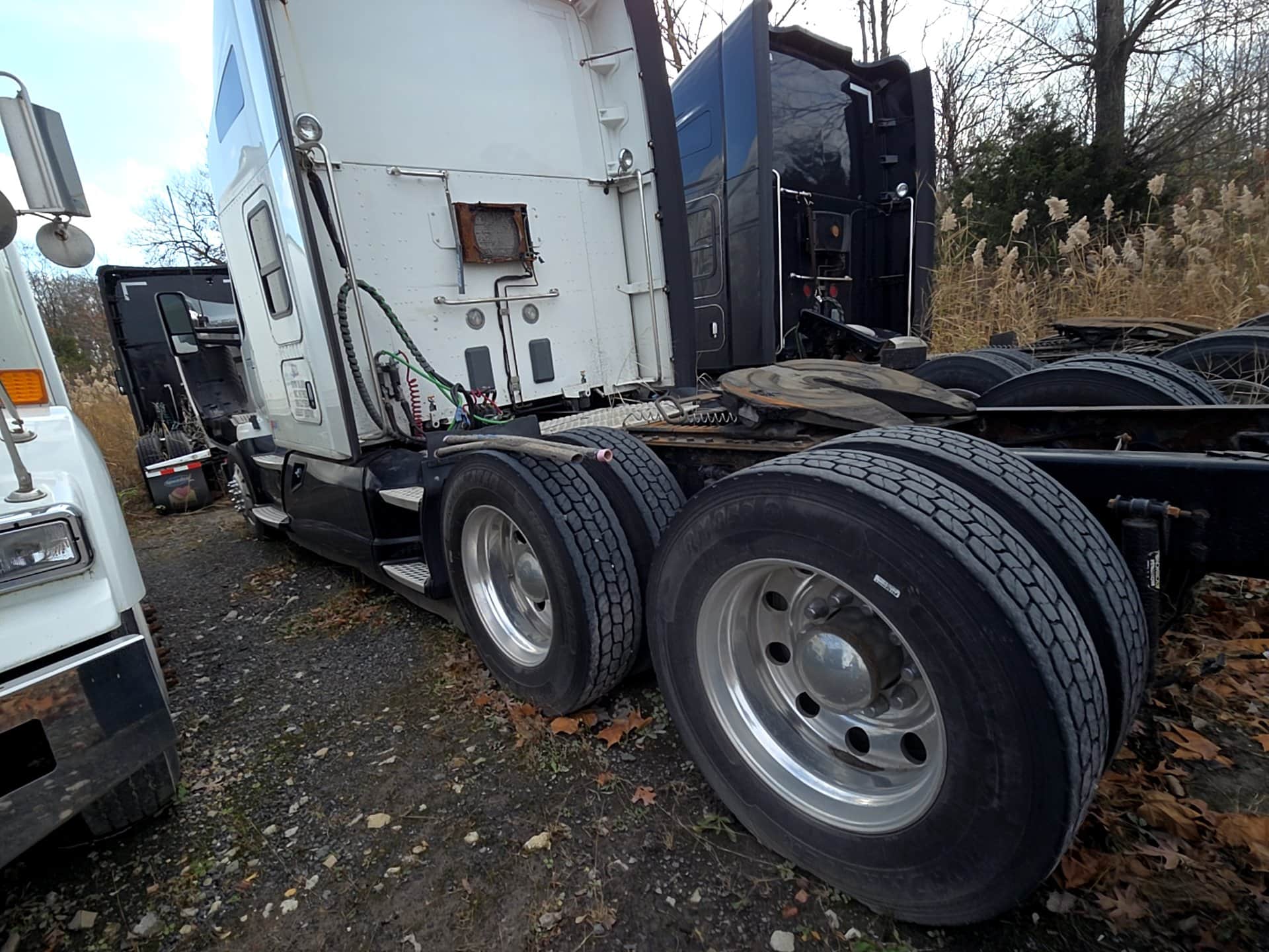 Kenworth T680 Sleeper Truck, 2016 - Paccar MX-13, Eaton Auto - Image 27