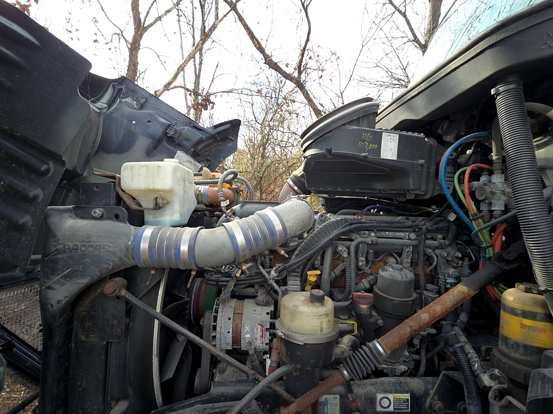 Kenworth T680 Sleeper Truck, 2015 - PACCAR MX-13, Automated Transmission, 76" Sleeper - Image 40