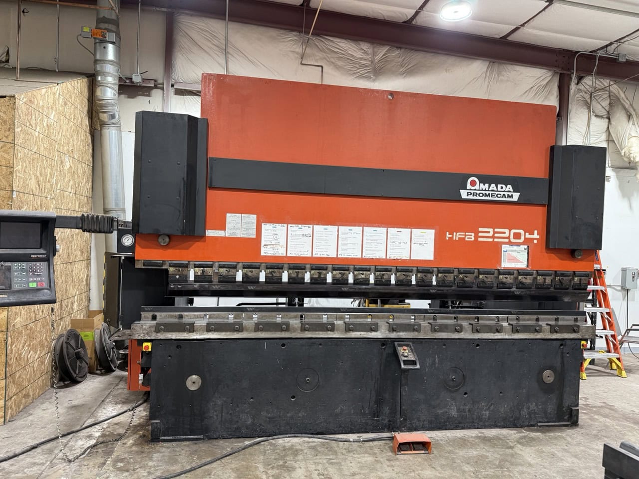 242 Ton X 13' Amada HFB 2204 CNC Press Brake, 1999 - 8 Axis, Tooling Pictured Included