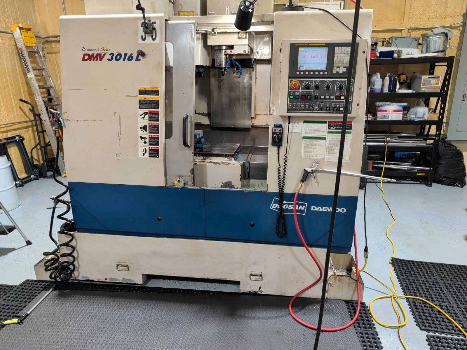 Doosan DMV 3016L VMC, 2006 - Fanuc Control, Videos Available