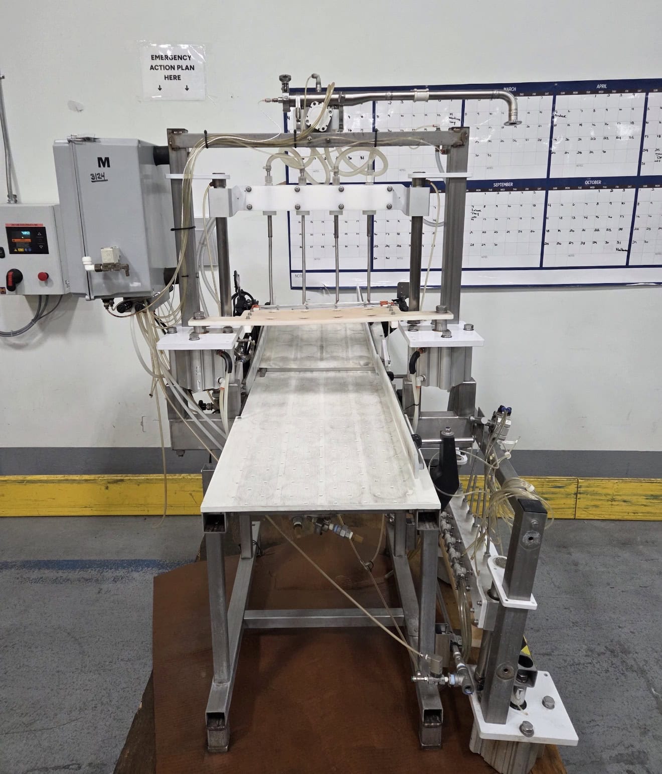 Meheen R Series Filling Line with In-Line Packaging RSC Rinser, 700VS Labeler, Zalkin Capper, Accumulation Table and Conveyor System - Complete Bottling Line, Lightly Used - Image 2