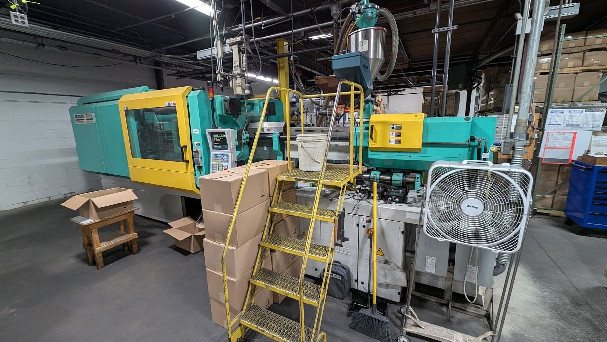 359 Ton 18 Oz Arburg 720S-3200-1300 Injection Molding Machine 2004 - Image 2