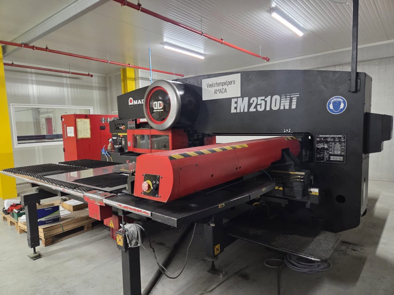 Amada EM2510NT CNC Turret Punch, 2005 - Image 2