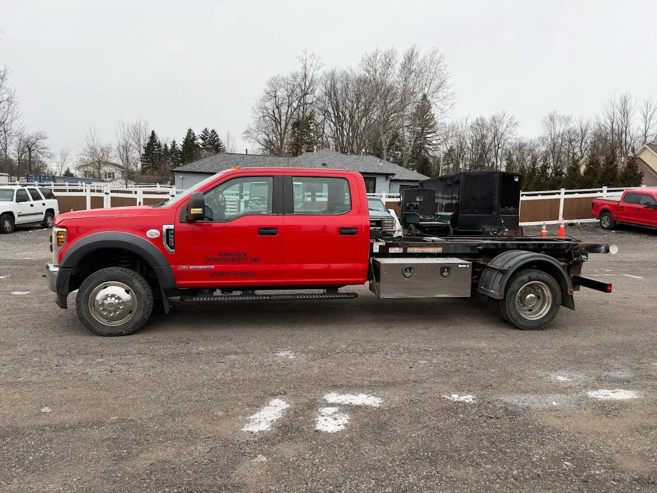 Ford F550 Flatbed Truck, 2019 - w/ Switch-N-Go Hoist - Image 2
