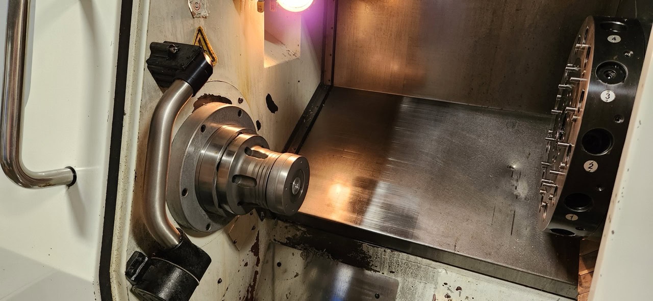 Hurco TMM10 Multi-Axis CNC Lathe, 2006 - Patriot Bar Feeder, C-Axis Live Tooling, Chip Conveyor, WinMax Control - Image 2