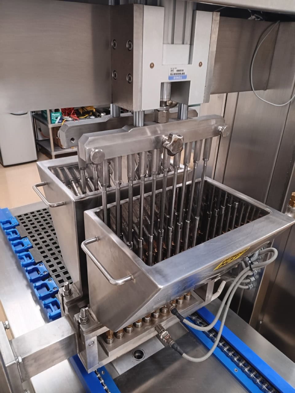 SaintyCo DM-50X Confectionery Depositor for Gummies, Edibles & Lollipops, 2023 – Like New, Cookers & Sugar Coating Pan - Image 2