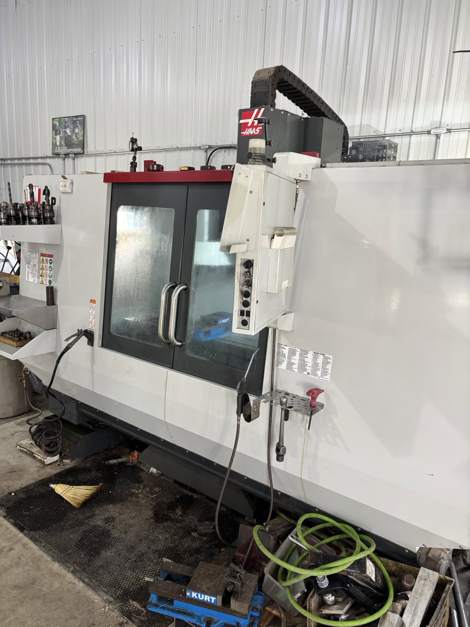 Haas TM-3P CNC Mill, 2017 - Low Hours, Chip Auger, Coolant System, IPS - Image 3