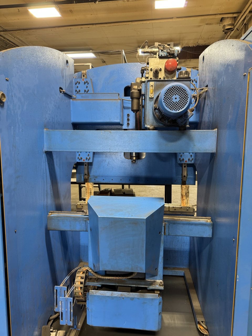 28 Ton x 4' Adira Prima Power P-0212 Hydraulic Press Brake, 2012 - Backgauge - Image 4