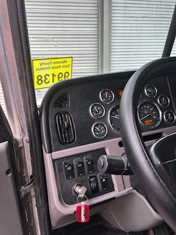 Peterbilt Dump Truck, 2011 - Paccar Engine, 226k Miles - Image 19