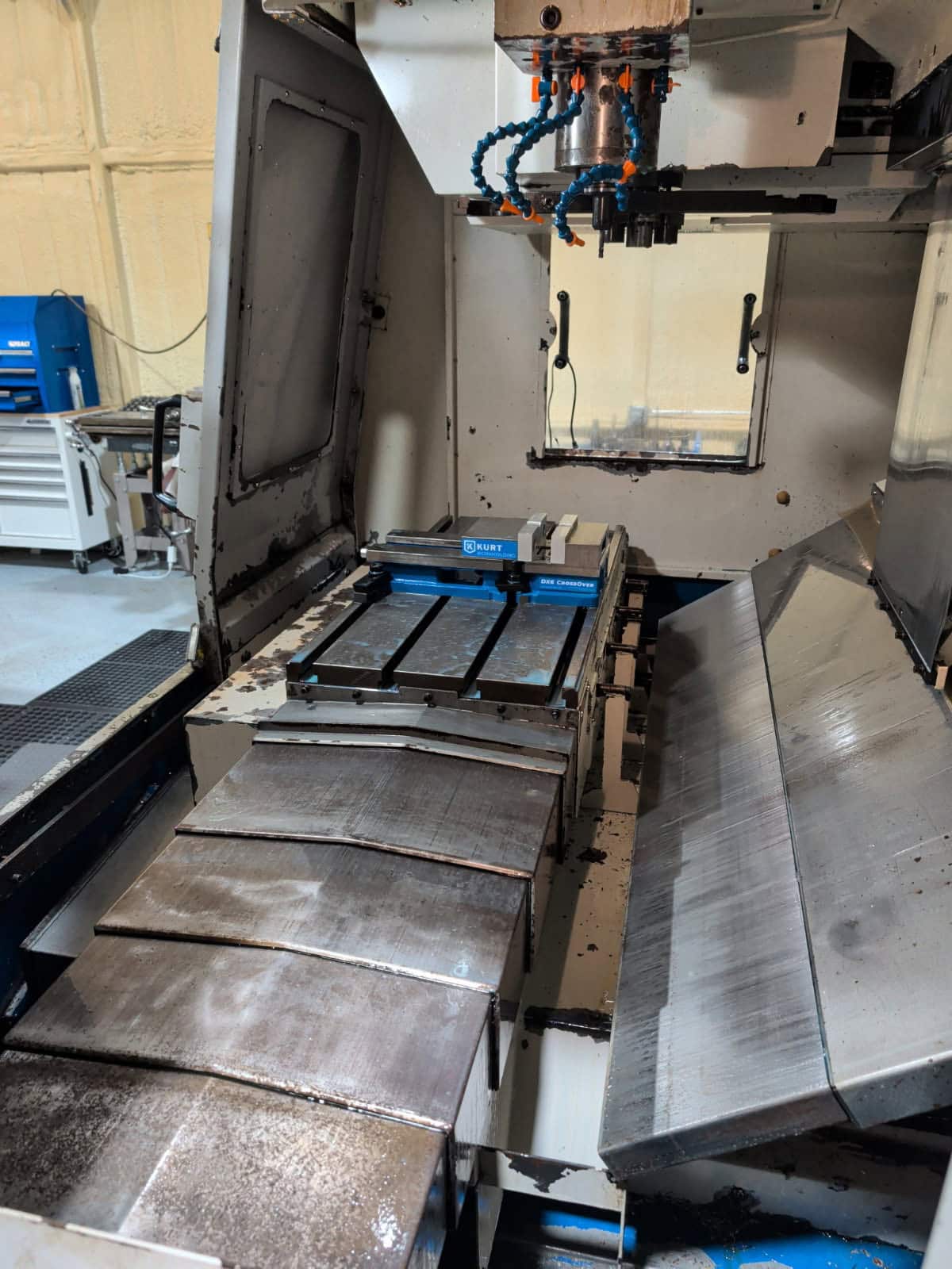Doosan DMV 3016L VMC, 2006 - Fanuc Control, Videos Available - Image 5
