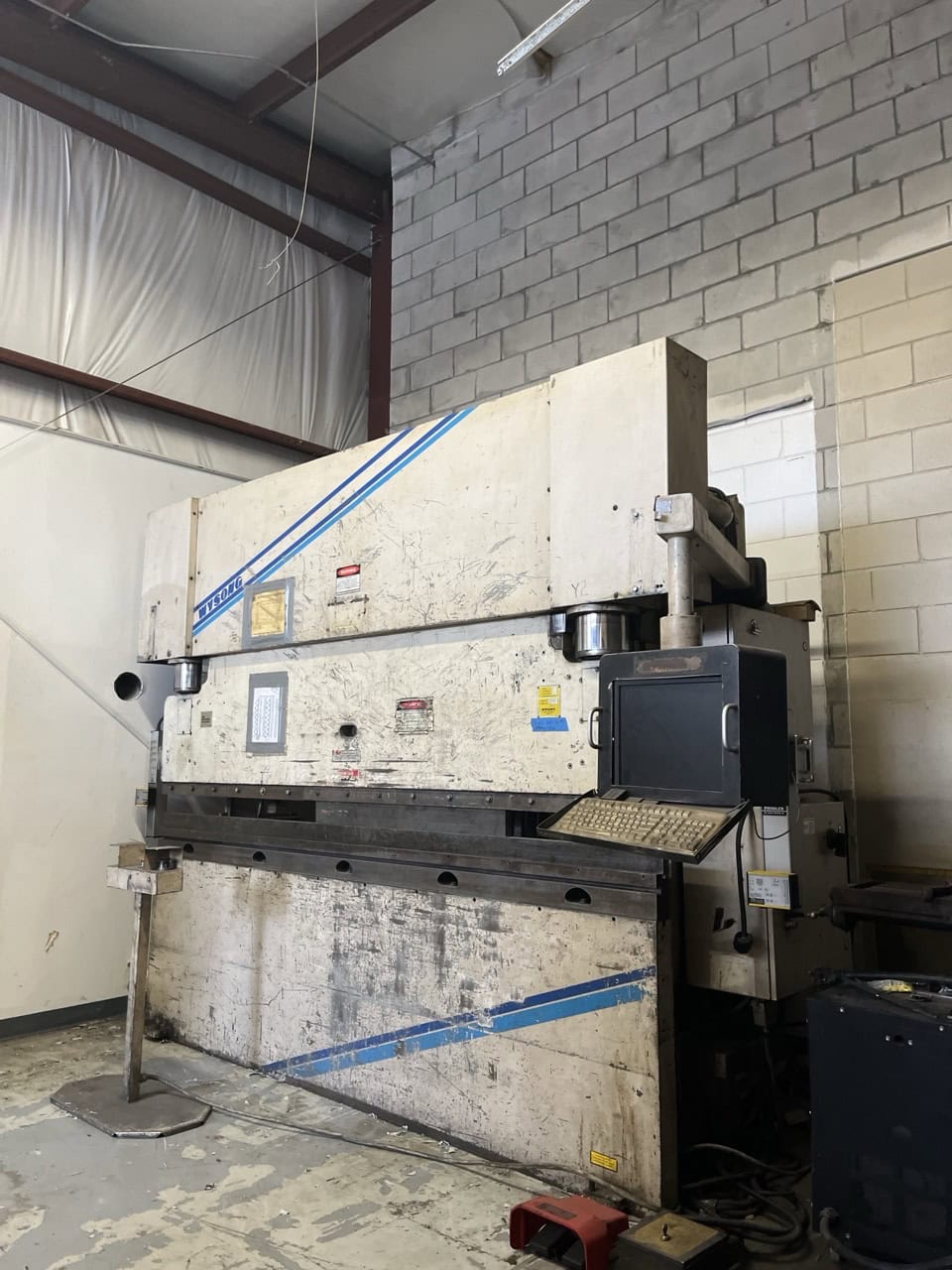 100 Ton x 10' Wysong PH 100-120 CNC Hydraulic Press Brake, 1991 - Tooling Included Laser Curtains, Backgauge - Image 2