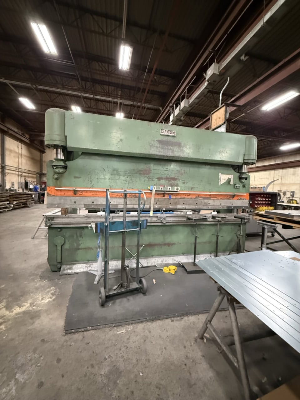 225 Ton x 14' Pacific J225-14 Press Brake