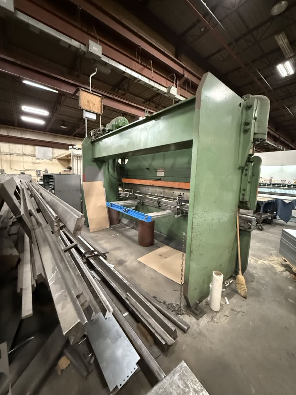 225 Ton x 14' Pacific J225-14 Press Brake - Image 5
