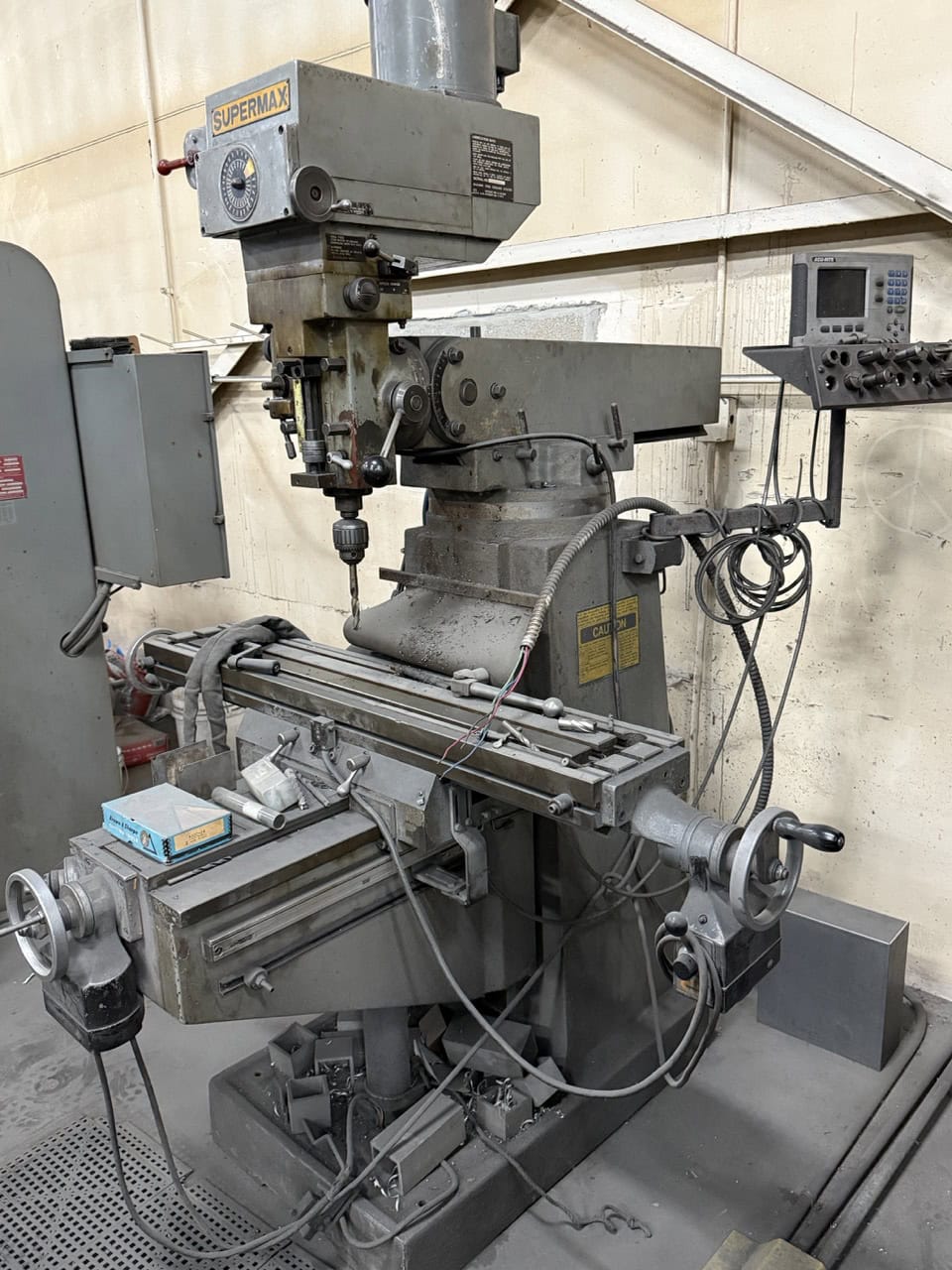 SuperMax YCM-16VS, 1990 - DRO, X-Axis Power Feed - Image 3