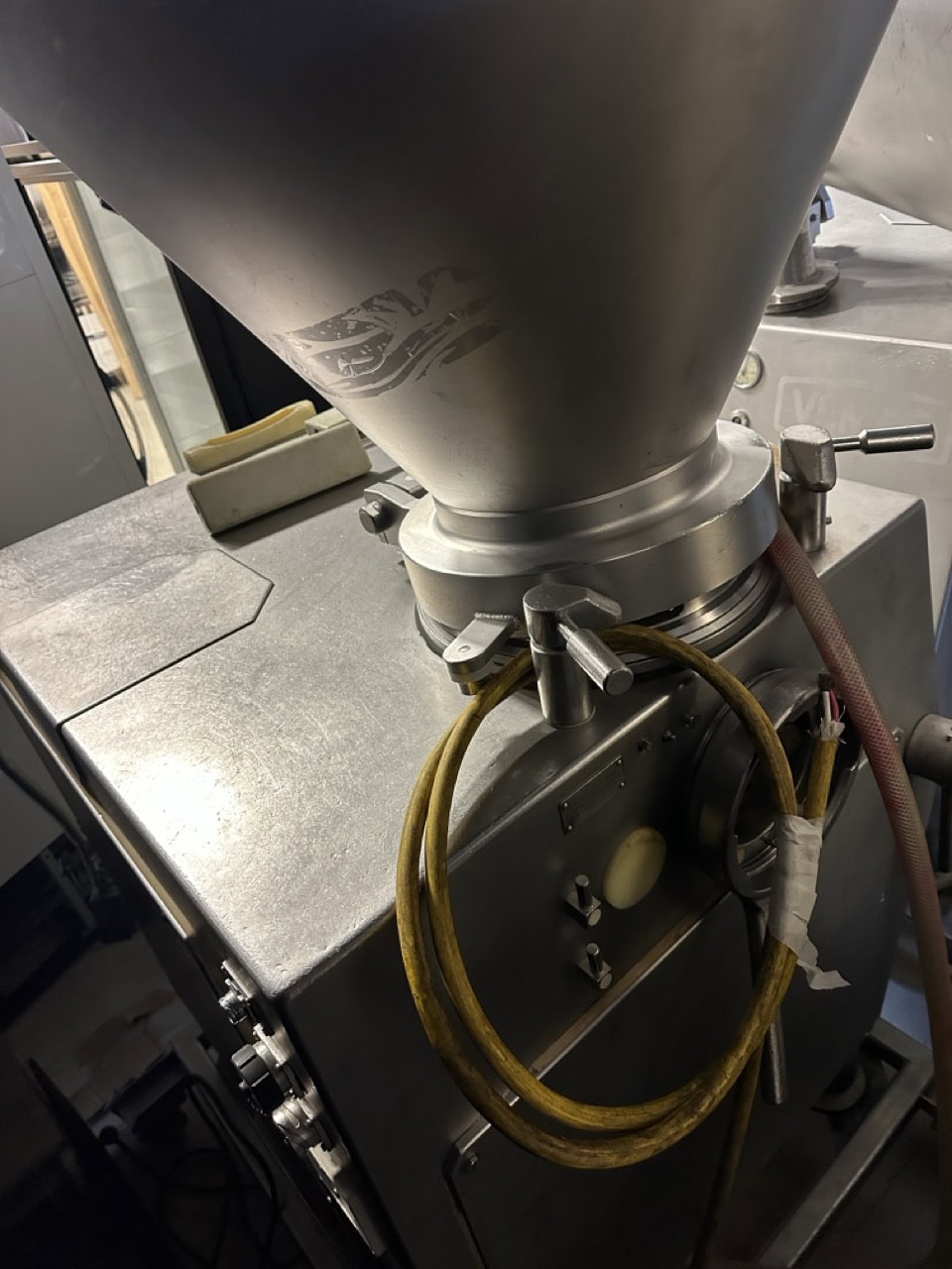 Vemag HP10C Continuous Vacuum Filler - Image 6
