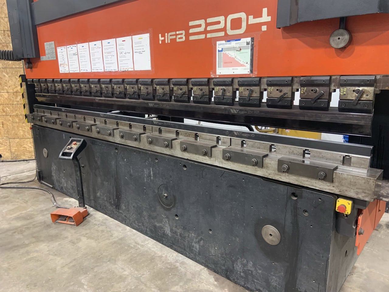 242 Ton X 13' Amada HFB 2204 CNC Press Brake, 1999 - 8 Axis, Tooling Pictured Included - Image 2