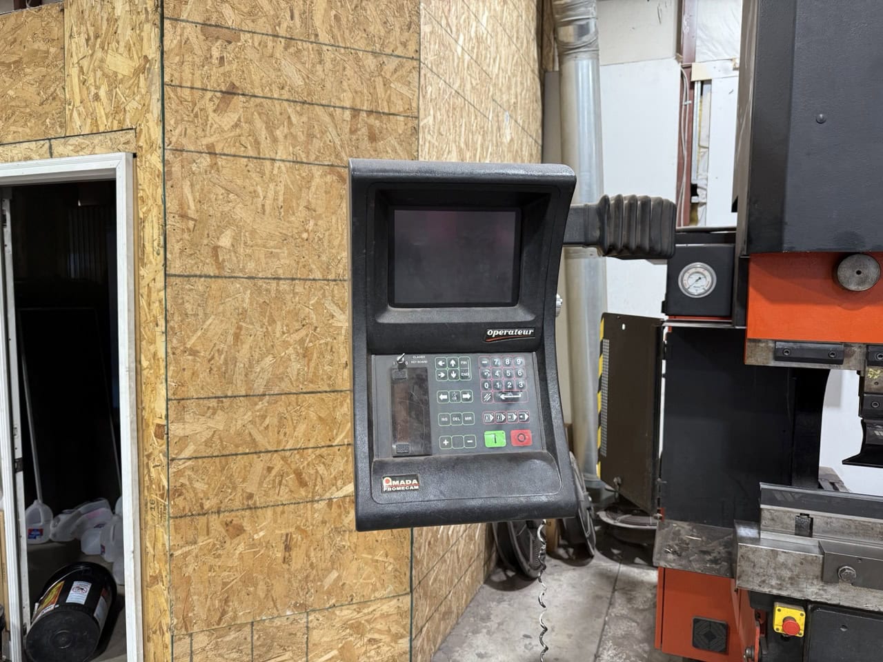 242 Ton X 13' Amada HFB 2204 CNC Press Brake, 1999 - 8 Axis, Tooling Pictured Included - Image 5