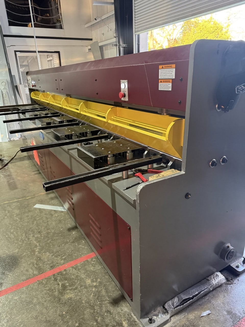 14 ga. X 12' GMC HS-1214M Hydraulic Shear, 2025 - less than 100 hours use - Image 2