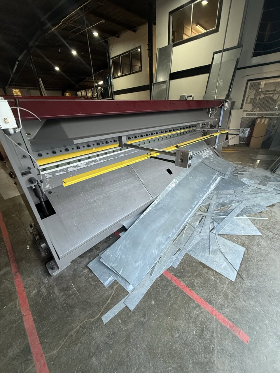 14 ga. X 12' GMC HS-1214M Hydraulic Shear, 2025 - less than 100 hours use - Image 3