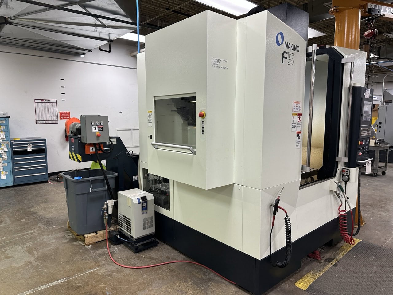 Makino F5 Pro 6 VMC, 2021 - 20K RPM, Renishaw Probe, Laser Tool Setter, Thru Spindle Coolant, Chip Conveyor - Image 2