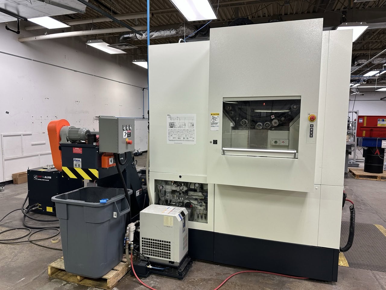 Makino F5 Pro 6 VMC, 2021 - 20K RPM, Renishaw Probe, Laser Tool Setter, Thru Spindle Coolant, Chip Conveyor - Image 3