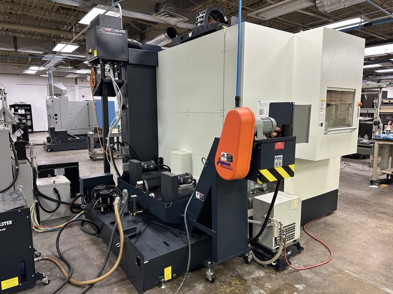 Makino F5 Pro 6 VMC, 2021 - 20K RPM, Renishaw Probe, Laser Tool Setter, Thru Spindle Coolant, Chip Conveyor - Image 4
