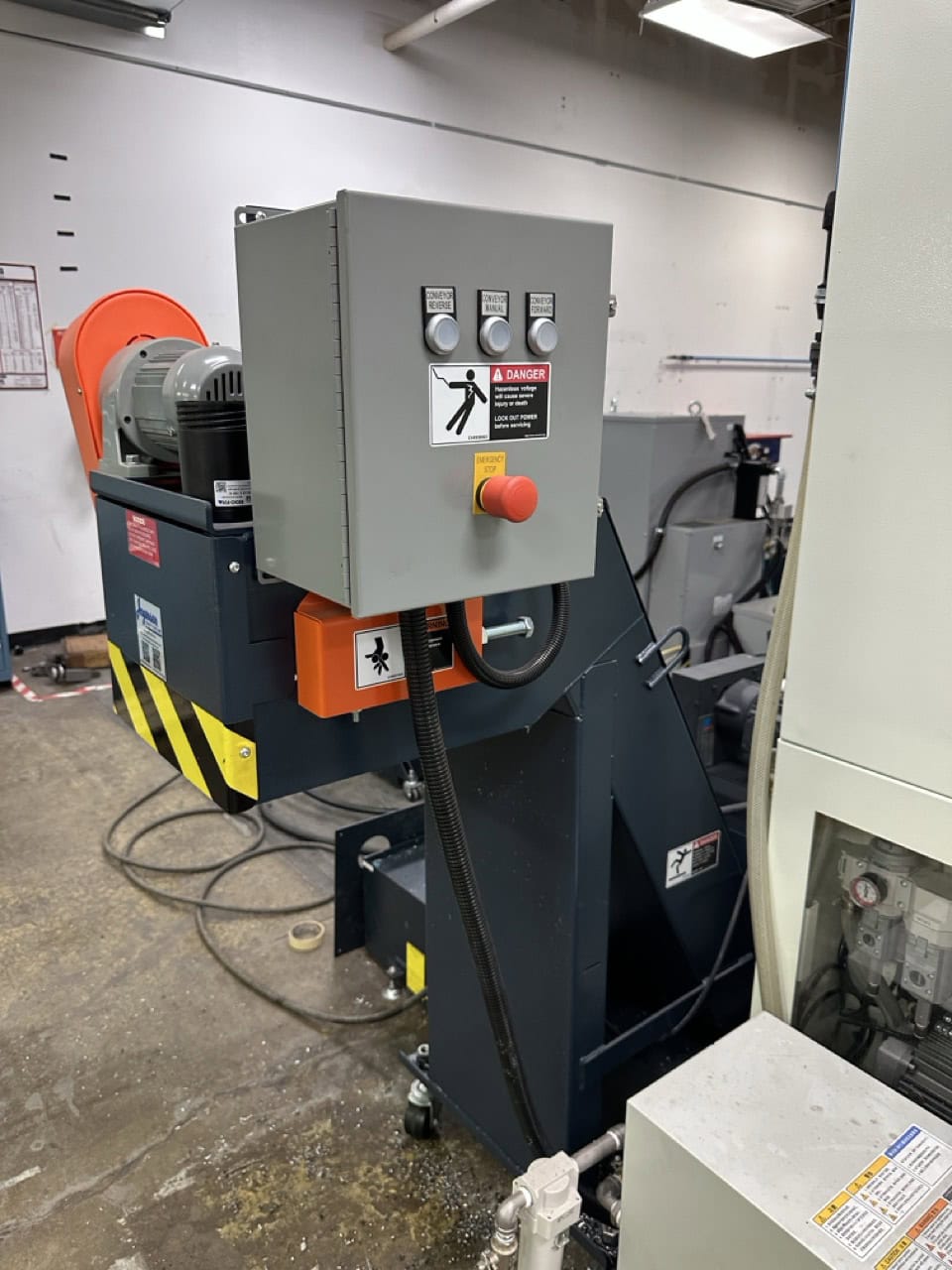 Makino F5 Pro 6 VMC, 2021 - 20K RPM, Renishaw Probe, Laser Tool Setter, Thru Spindle Coolant, Chip Conveyor - Image 21