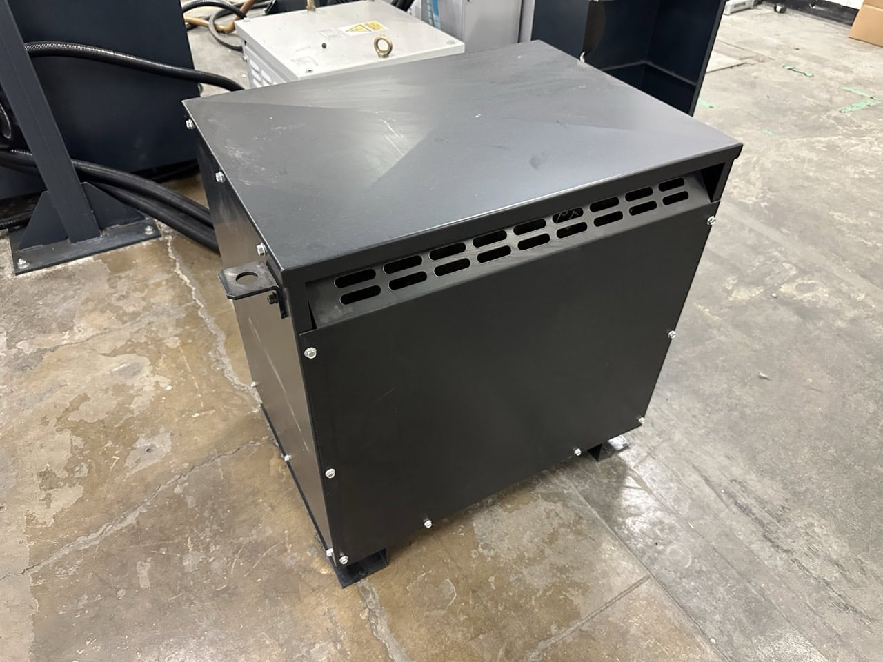 Makino F5 Pro 6 VMC, 2021 - 20K RPM, Renishaw Probe, Laser Tool Setter, Thru Spindle Coolant, Chip Conveyor - Image 32