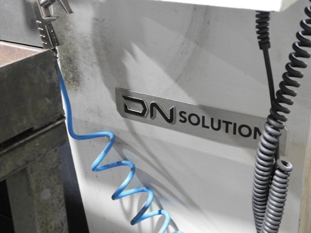 Doosan BVM 5700 VMC, 2022 - LNS Chip Conveyor & Chip Blaster - Image 3