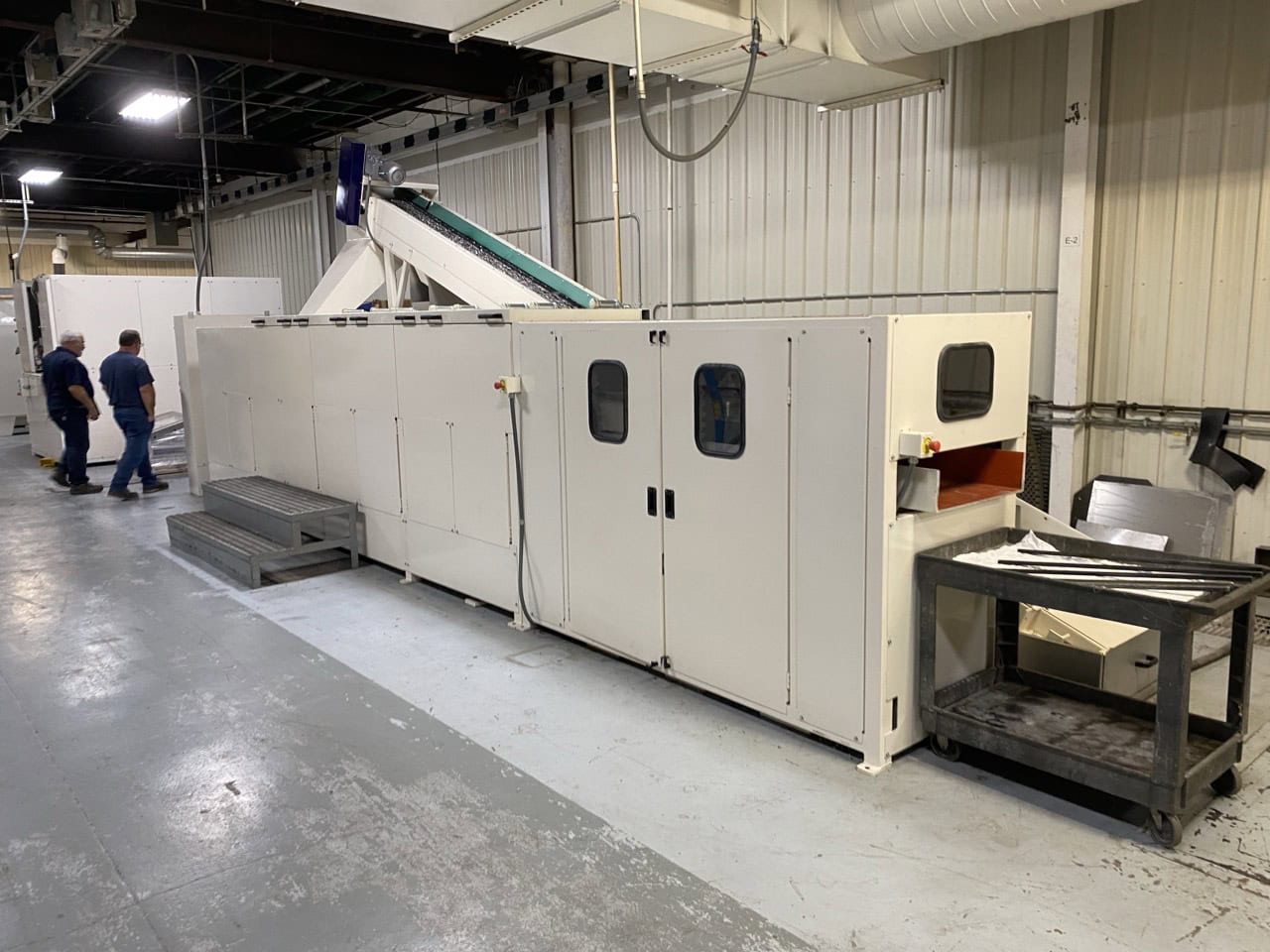 Almco V-26TFS Through-Feed Vibratory Tub, 2025 – Continuous Production Deburring System