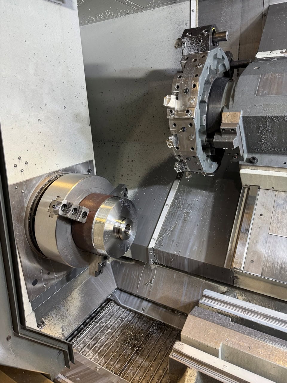 Haas ST-40 CNC Lathe, 2022 - Extra Performance Package, VPS, Chip Auger - Image 3