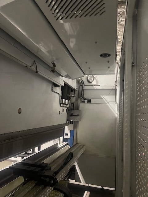 190 Ton x 13.5' Trumpf TruBend 3170 CNC Hydraulic Press Brake, 2016 - 4 Axis Backgauge - Image 4